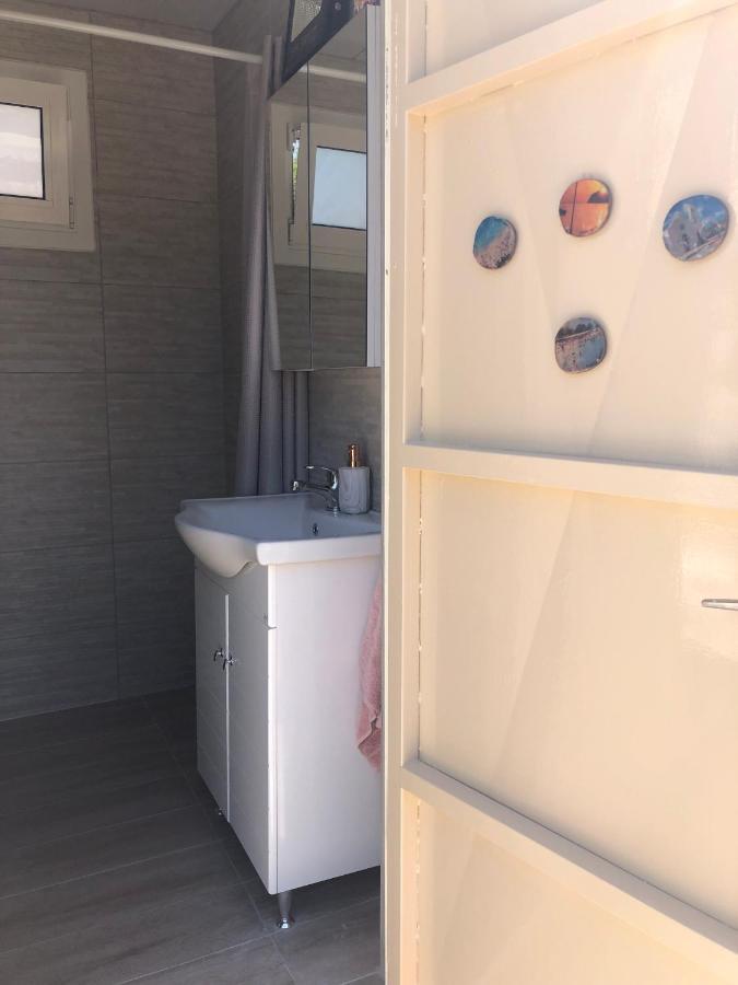 Pórto Ráfti Converted Shed Studio & Garden Hanging Bed מראה חיצוני תמונה