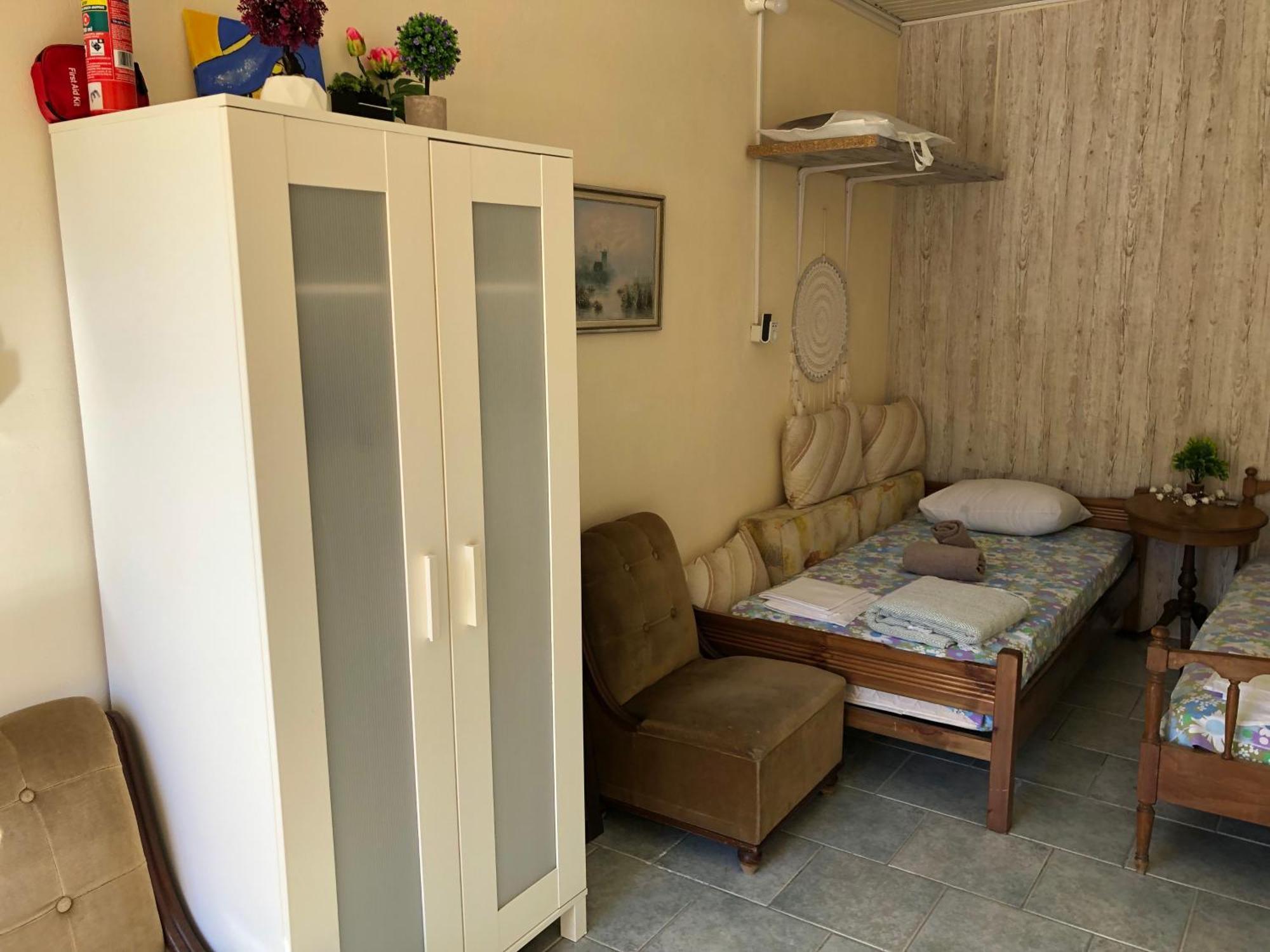 Pórto Ráfti Converted Shed Studio & Garden Hanging Bed מראה חיצוני תמונה